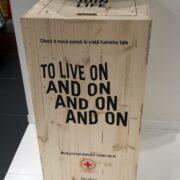 Urnă donații haine Bershka